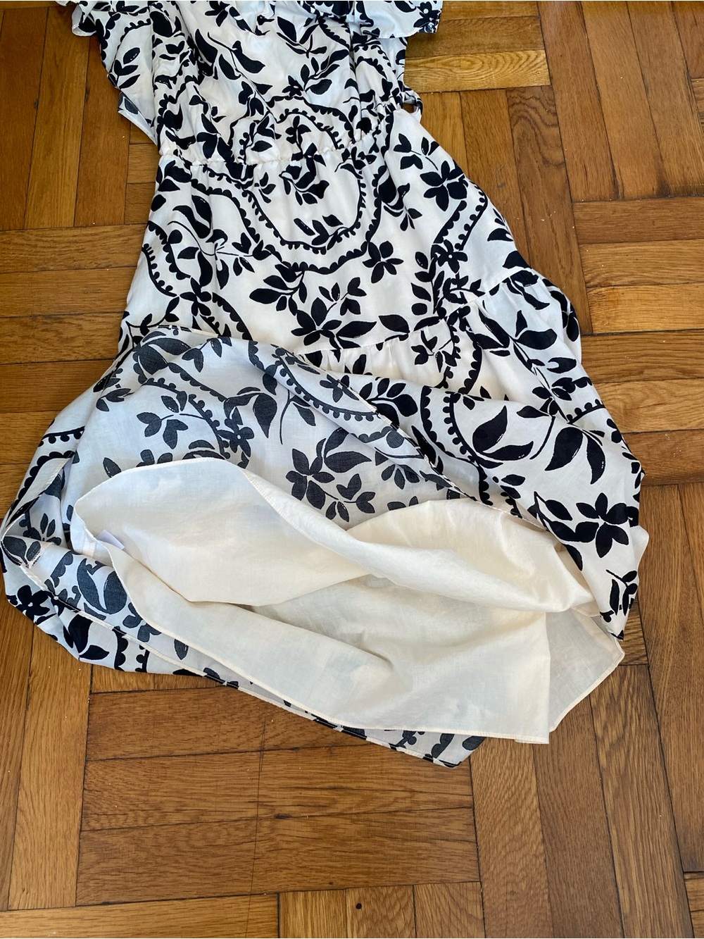Ann Taylor Floral Print Midi Dress Small Black Ivory Flutter Sleeve Belted Lined - Picture 10 of 10